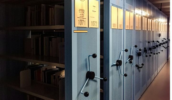 Rollarchiv eines Bibliotheksmagazins